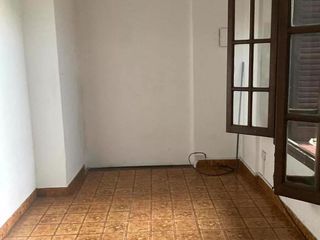 Foto 19 de Casa en venta - 2 dormitorios  3 baños - local - cochera  - 110mts2 - La Plata