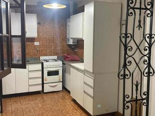 Foto 9 de Casa en venta - 2 dormitorios  3 baños - local - cochera  - 110mts2 - La Plata