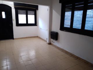 Foto 5 de Casa 2 dormitorios- Berisso centro.