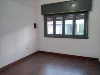 Foto 6 de Casa 2 dormitorios- Berisso centro.