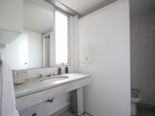 Foto 12 de Oficina en Alquiler lista para entrar en Catalinas con excelente vista panorámica al rio