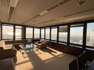 Foto 1 de Oficina en Alquiler lista para entrar en Catalinas con excelente vista panorámica al rio