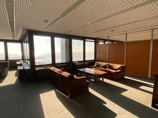 Foto 2 de Oficina en Alquiler lista para entrar en Catalinas con excelente vista panorámica al rio