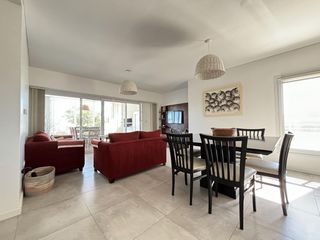 Foto 1 de Departamento en Alquiler - Albatros PB E - Al Golf 19