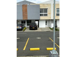 Foto 4 de CASA CONDOMINIO BATIK PANCE CALI