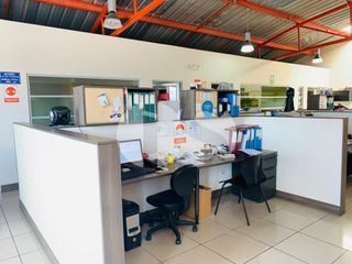 Foto 5 de DE VENTA GALPÓN EN PONCEANO