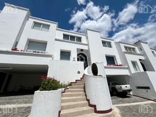 Foto 3 de VENDO CASA QUITO EL CONDADO