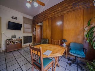 Foto 9 de Departamento de 2 ambientes con balcón al frente en 1er piso por escalera. Luminoso!