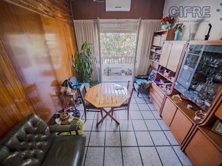 Foto 6 de Departamento de 2 ambientes con balcón al frente en 1er piso por escalera. Luminoso!
