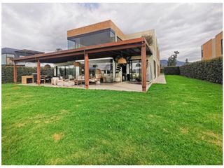 Foto 1 de VENTA DE BELLA CASA EN EL CLUB SAN JACINTO, 1060 M2 POR $3.200'000.000