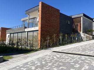 Foto 5 de Casa de 3 habitaciones con vista y jardín de 241m2