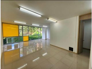 Foto 1 de OFICINA EN ARRIENDO SECTOR CASTROPOL - POBLADO