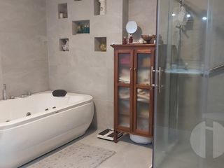 Foto 9 de CASA EN VENTA SECTOR CHALLUABAMBA, CUENCA