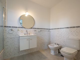 Foto 29 de Casa en venta PB lote 590m2 5amb 3dor 2baños 3cocheras fondo pileta parrilla galería lavadero