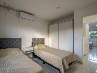 Foto 11 de Casa en venta PB lote 590m2 5amb 3dor 2baños 3cocheras fondo pileta parrilla galería lavadero