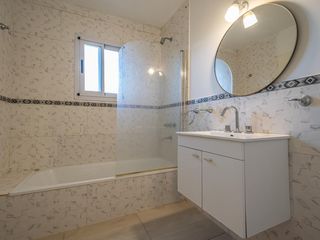 Foto 28 de Casa en venta PB lote 590m2 5amb 3dor 2baños 3cocheras fondo pileta parrilla galería lavadero