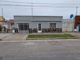 Foto 1 de CASA A LA VENTA EN CALLE SALVARINI