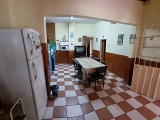 Foto 2 de CASA A LA VENTA EN CALLE SALVARINI