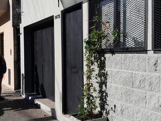 Foto 1 de Casa 4 ambientes reciclada en venta -  Quilmes Oeste
