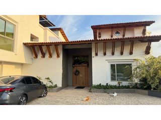 Foto 3 de SE VENDE CASA DE LUJO EN EL SECTOR DE LAGOS DEL CAUJARAL