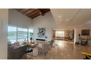Foto 17 de SE VENDE CASA DE LUJO EN EL SECTOR DE LAGOS DEL CAUJARAL