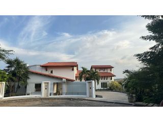 Foto 1 de SE VENDE CASA DE LUJO EN EL SECTOR DE LAGOS DEL CAUJARAL