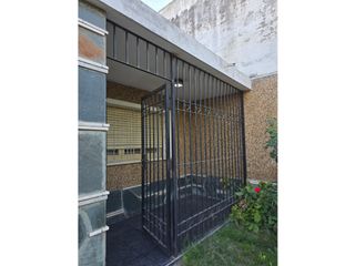 Foto 3 de SE VENDE CASA DE 2 DORM. EN BARRIO MAULLER