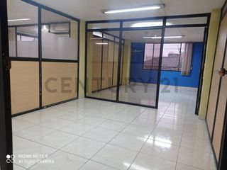 Foto 1 de De Renta Amplia Oficina en la Cuero y Caicedo y 10 de Agosto