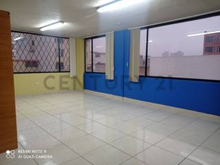 Foto 4 de De Renta Amplia Oficina en la Cuero y Caicedo y 10 de Agosto
