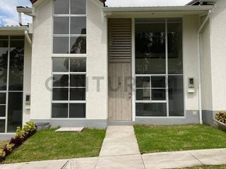 Foto 1 de Se Renta Linda Casa Dentro de Conjunto