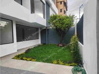 Foto 2 de RENTA CASA SECTOR JIPIJAPA, FULL REMODELADA