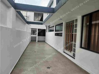 Foto 3 de RENTA CASA SECTOR JIPIJAPA, FULL REMODELADA