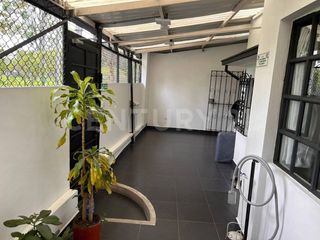 Foto 2 de Bonita casa en venta para empresa o vivienda
