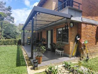 Casa en Venta en Las Lomitas
