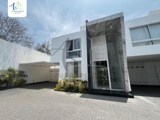 Departamento en venta con baja de precio en La Molina