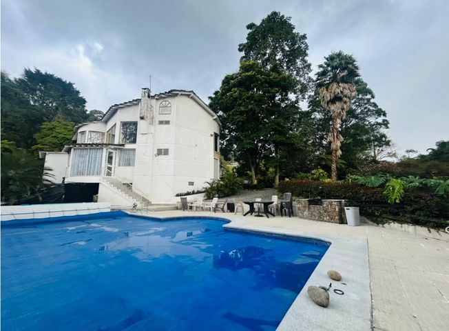 Casa en arriendo en Envigado