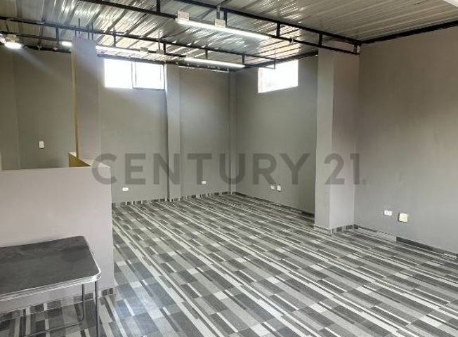 Casa en Venta en Villa María del Triunfo - Więcej
