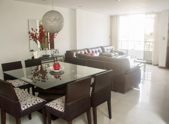 Departamento en Venta en Ate - Więcej