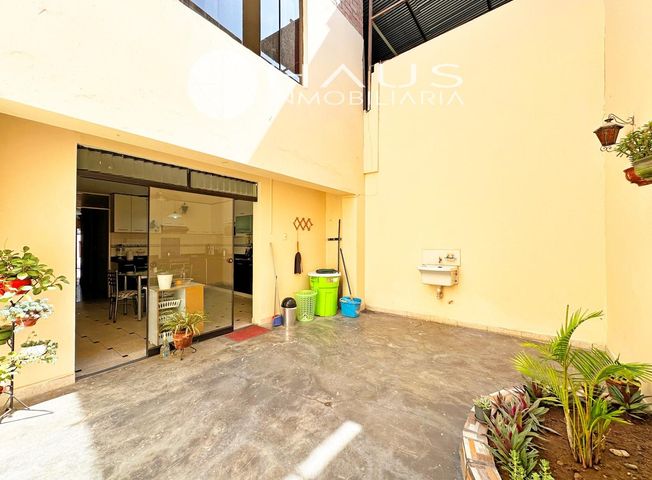 Casa en Venta en Villa María del Triunfo - Więcej
