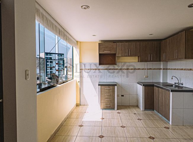 Departamento en Venta en Ate - Więcej