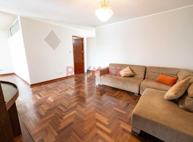 Departamento en Venta en Ate - Więcej