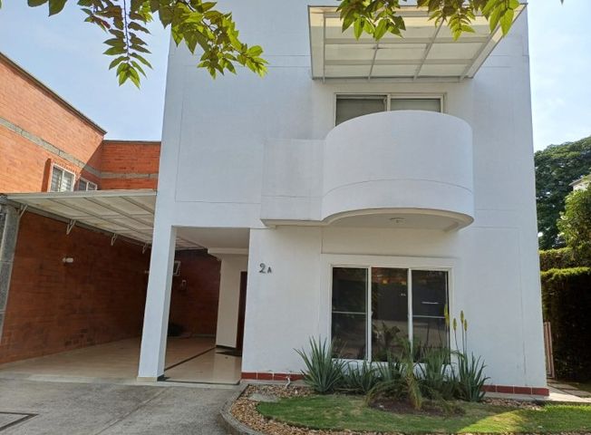 Casa en arriendo en Cali