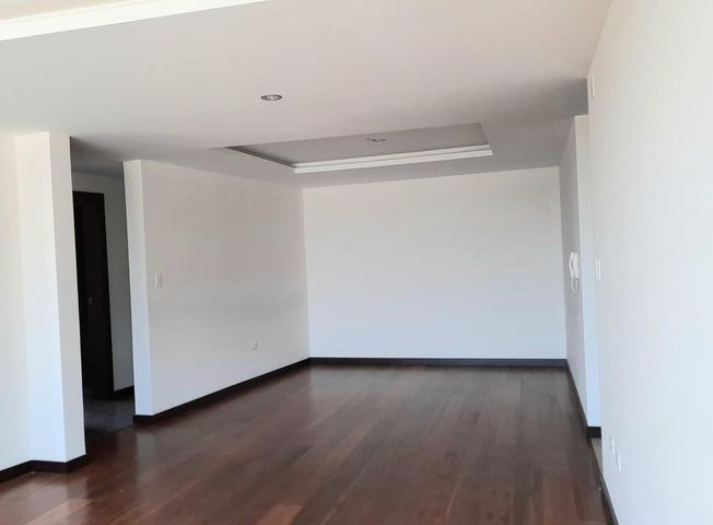 Apartamento en venta en El Condado - Więcej