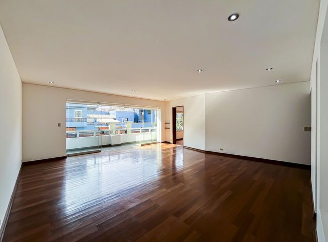 Departamento en Venta en Villa María del Triunfo - Więcej