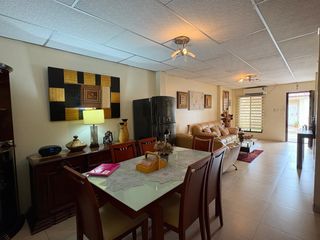 Casa en Venta en Urdesa central