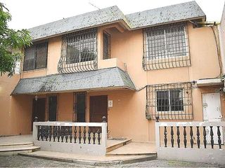 Departamento en venta con baja de precio en Urdesa