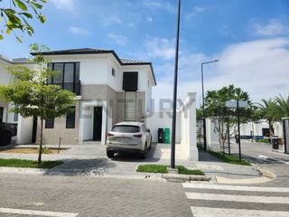 Departamento en alquiler con baja de precio en Via A La Costa