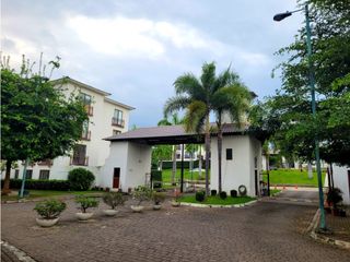 Departamento en alquiler con baja de precio en Via A La Costa