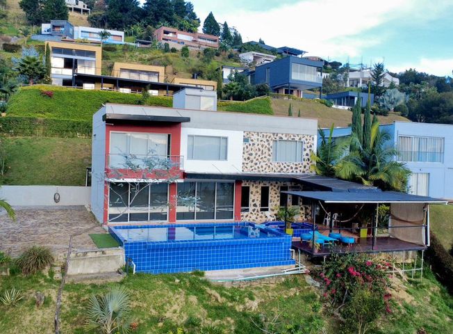 Casa en arriendo en Bello