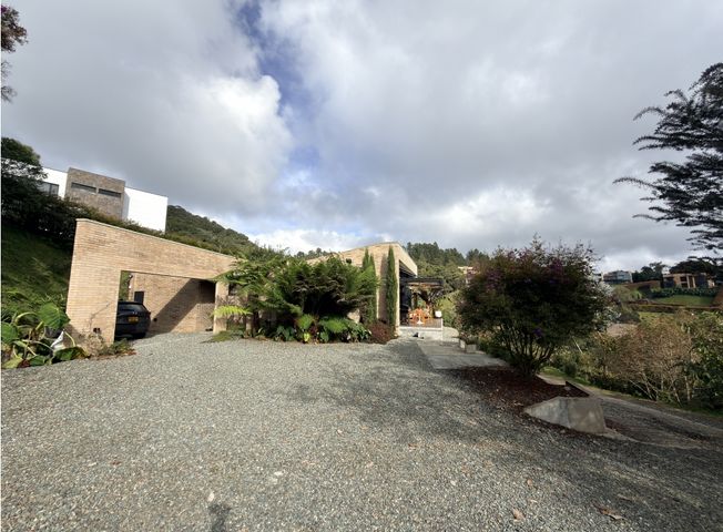 Casa en arriendo en Envigado